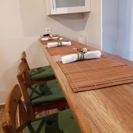 Nyaraló Flora's Traditional House