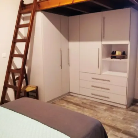 Flora's Traditional House Nyaraló *