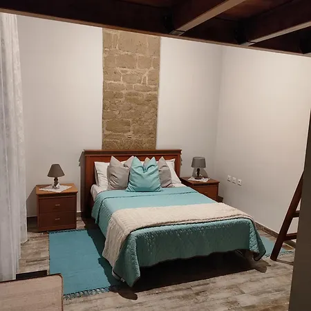 Flora's Traditional House Nyaraló