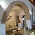 بيت للعطل Flora's Traditional House