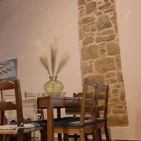 Σπίτι διακοπών Flora's Traditional House