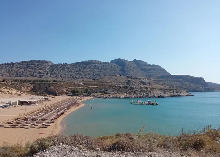 Flora's Traditional House Hébergement de vacances Malona Village