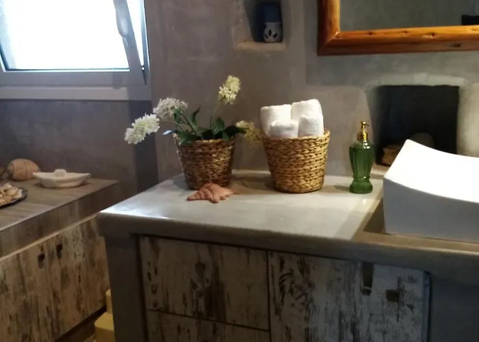 Flora's Traditional House