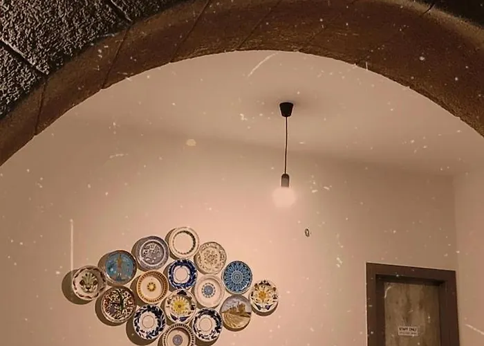 Flora's Traditional House 펜션 Malona Village