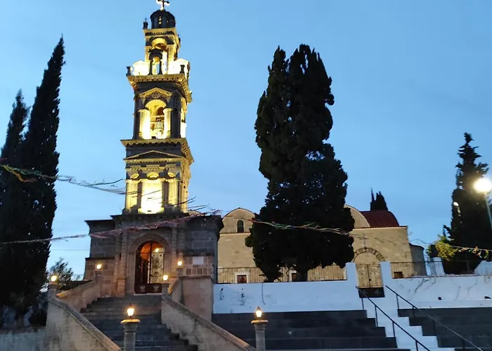 Flora's Traditional House * Malona Village