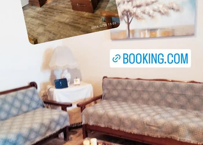 Flora's Traditional House * Malona Village