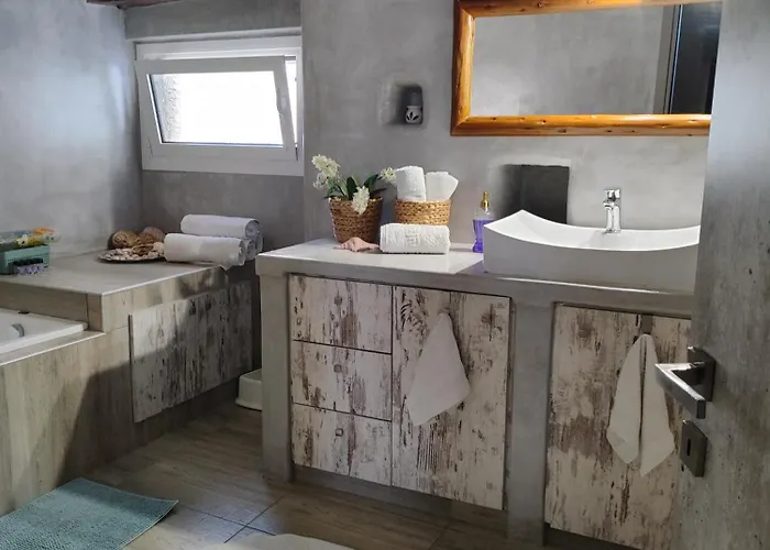 Flora's Traditional House