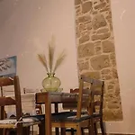 Сasa de vacaciones Flora's Traditional House