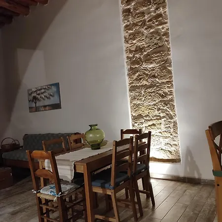 Σπίτι διακοπών Flora's Traditional House *