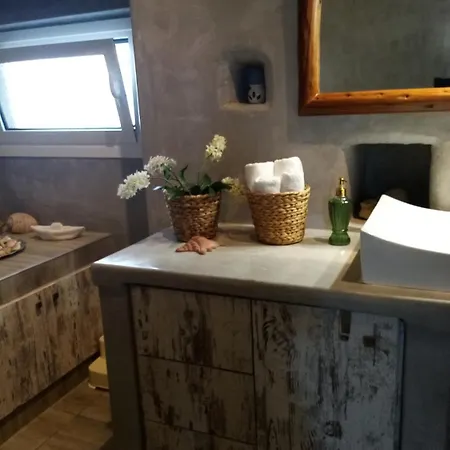 Flora's Traditional House