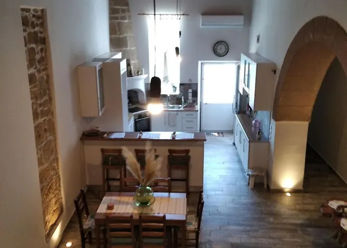 Flora's Traditional House Σπίτι διακοπών *