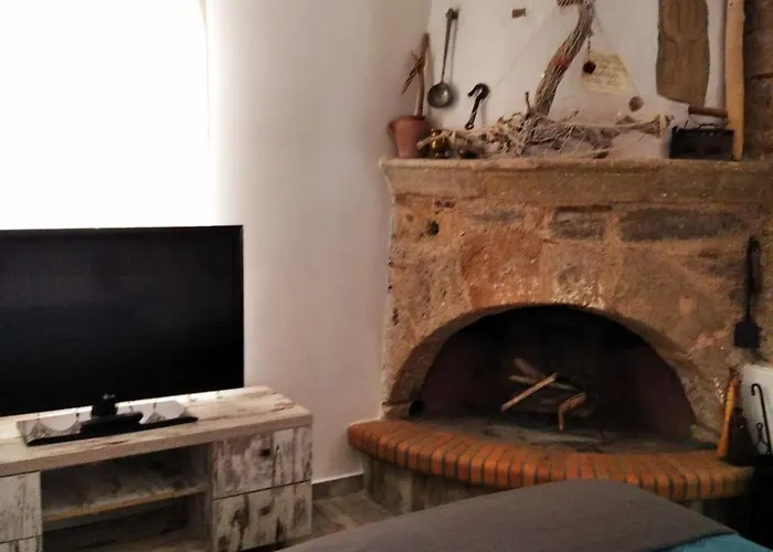 Flora's Traditional House Μάλονα Village