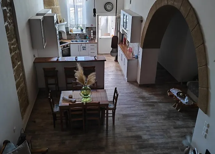 Flora's Traditional House Дом отдыха Malona Village